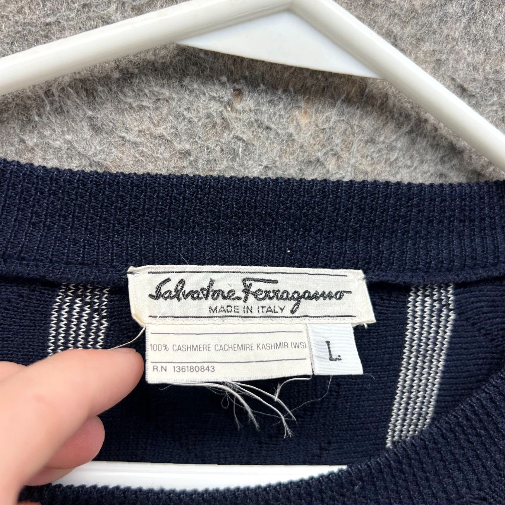 Salvatore Ferragamo VINTAGE Salvatore Ferragamo Sweater Men Large Blue Pullover Italy Fleece Cashmere Rare Size US L / EU 52-54 / 3 - 7 Thumbnail