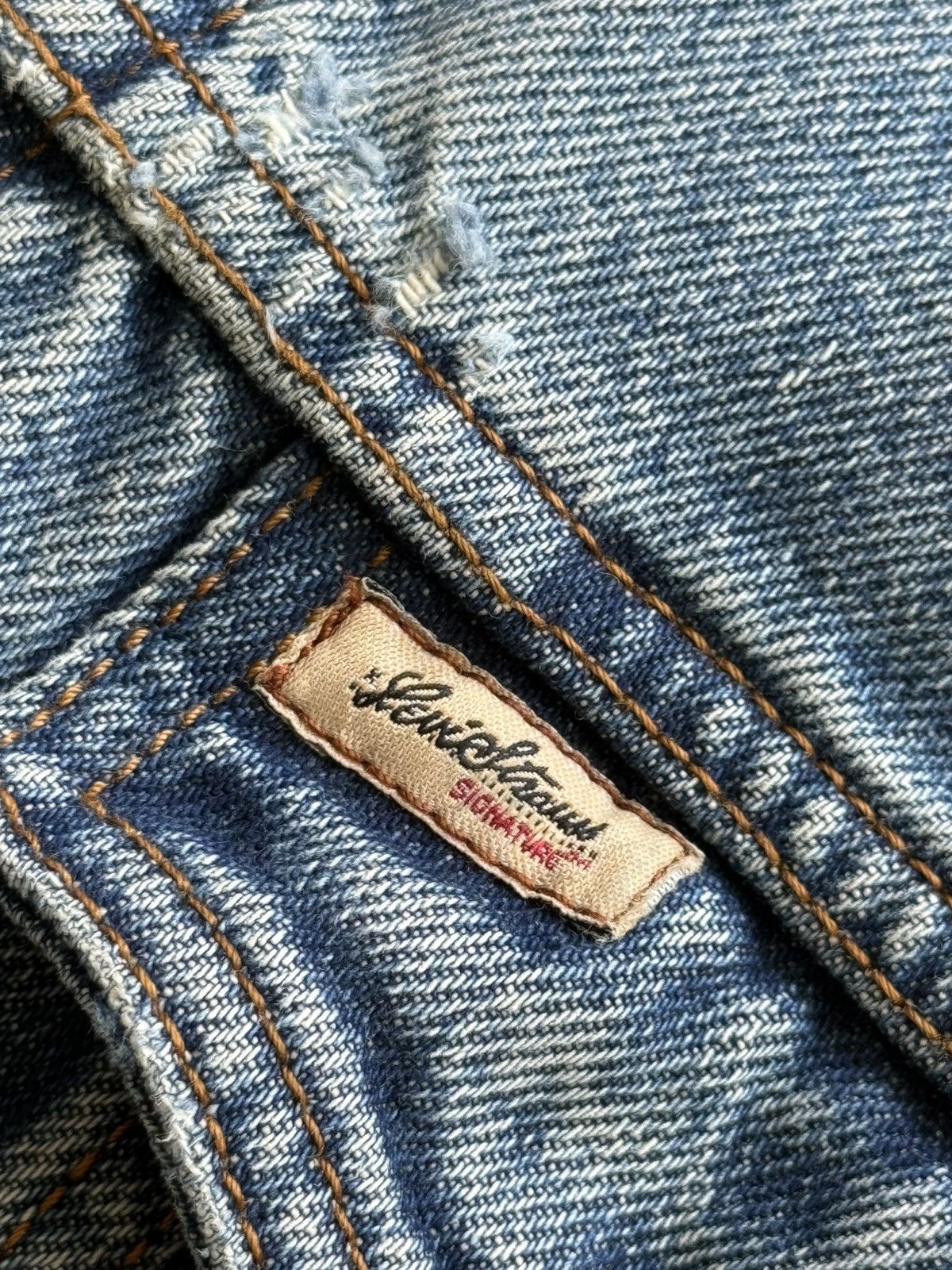 Levi's 2000’s Levi’s Signature denim trucker jacket vintage Size US XL / EU 56 / 4 - 6 Thumbnail