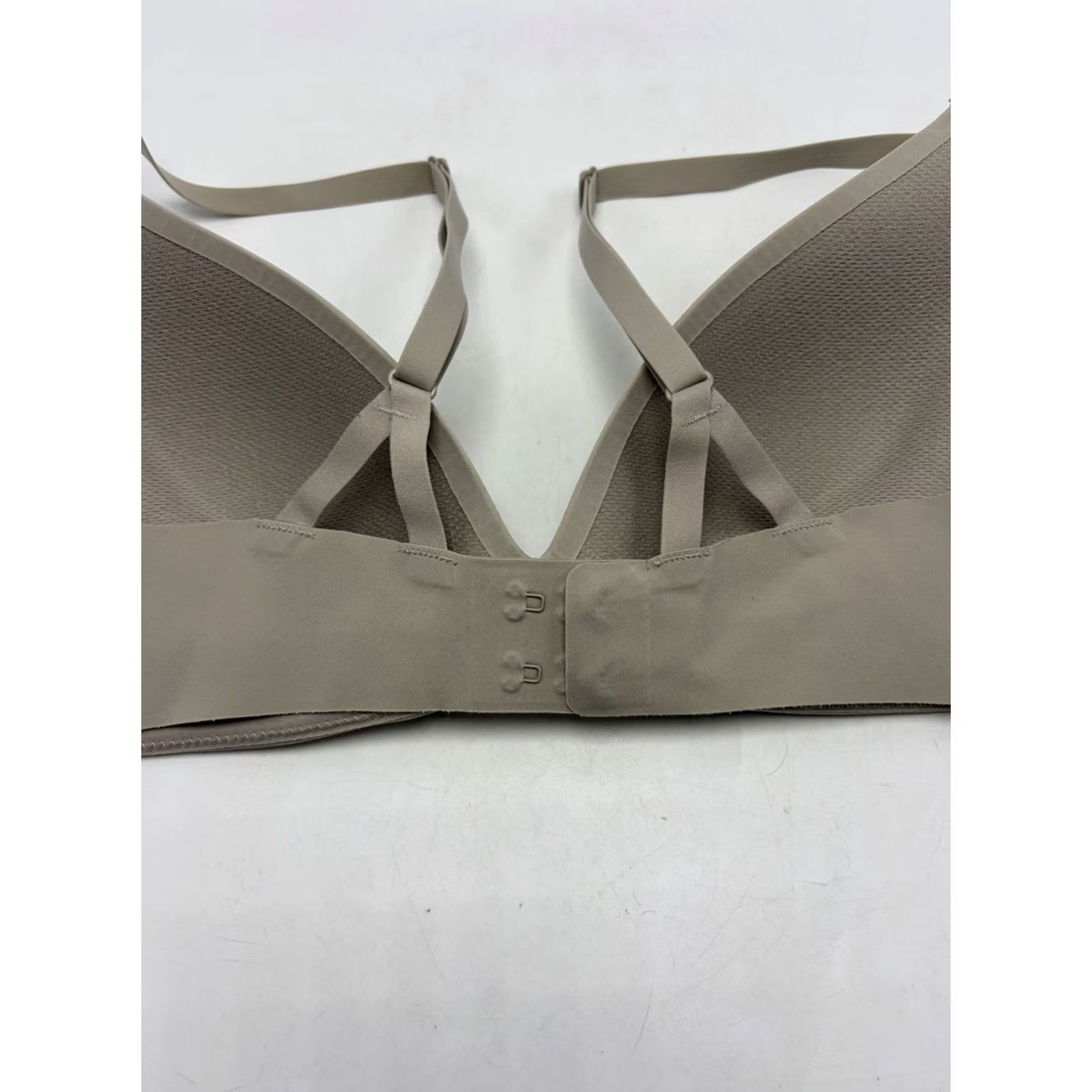 Lululemon Lululemon Take Shape Bra LW2BK9S Size 32C Beige Workout Adjustable Wireless Sports Bra Womens Shirt Size ONE SIZE - 3 Thumbnail