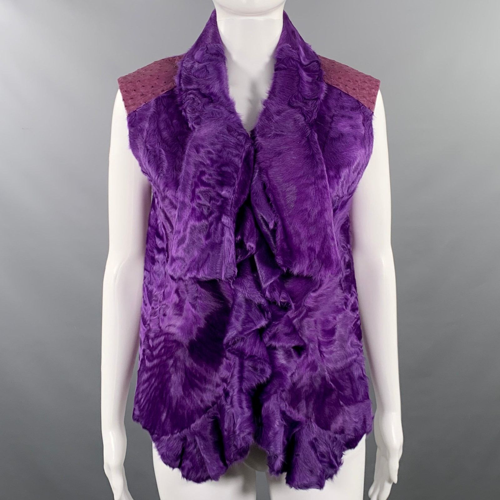 Oscar De La Renta Size 6 Purple Ostrich Leather Lamb Fur Eye Hook Vest Size M / US 6-8 / IT 42-44 - 1 Thumbnail
