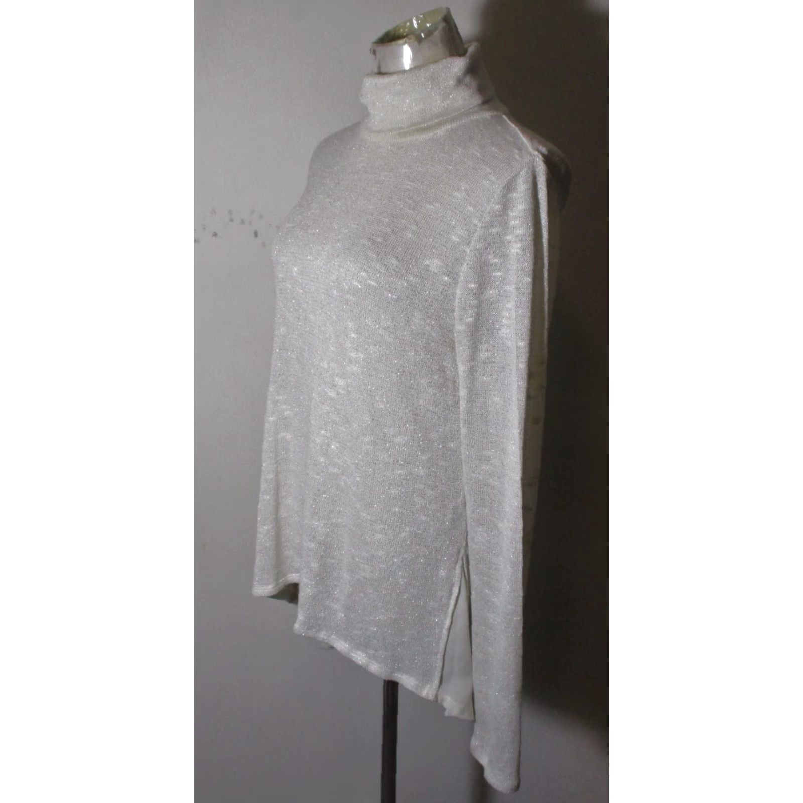 White House Black Market WHITE House BLACK Market Beige Long Sleeve Turtleneck Top Women's Size M Size M / US 6-8 / IT 42-44 - 5 Thumbnail