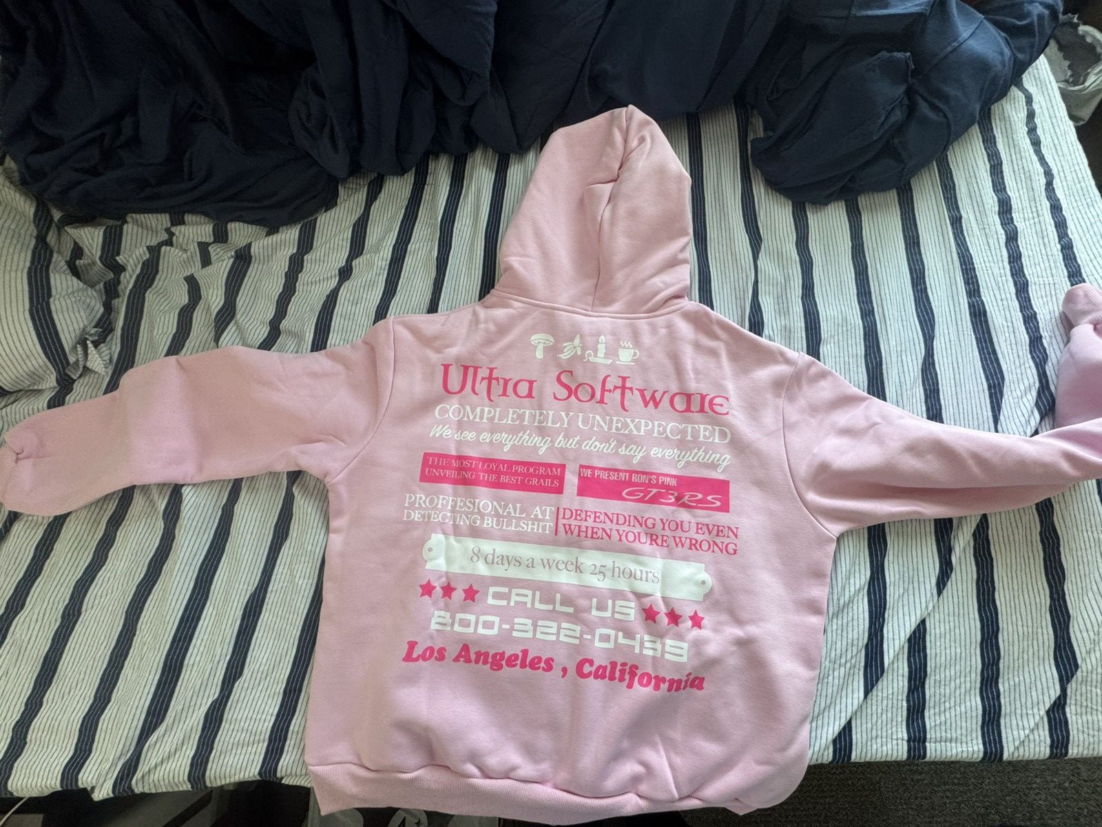 Other UltraWrld Software Pink Zip Up Size US M / EU 48-50 / 2 - 1 Thumbnail