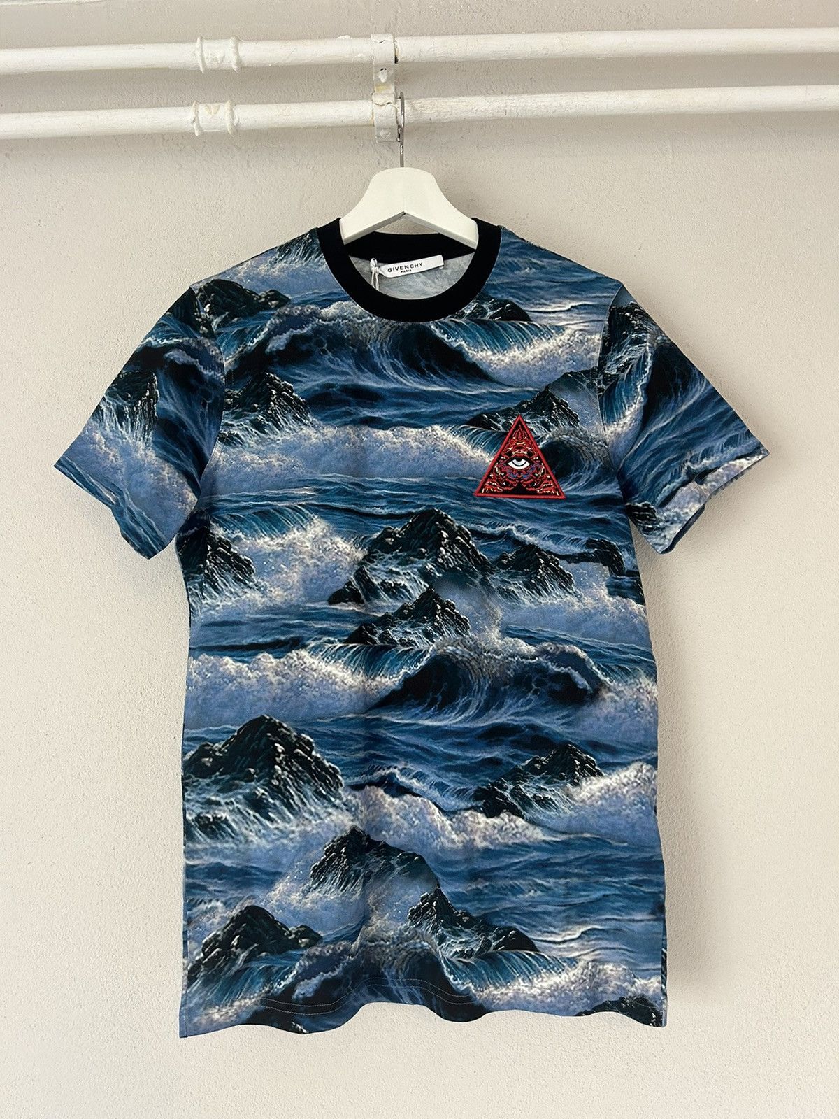 BNWT Sea Waves Print T-Shirt