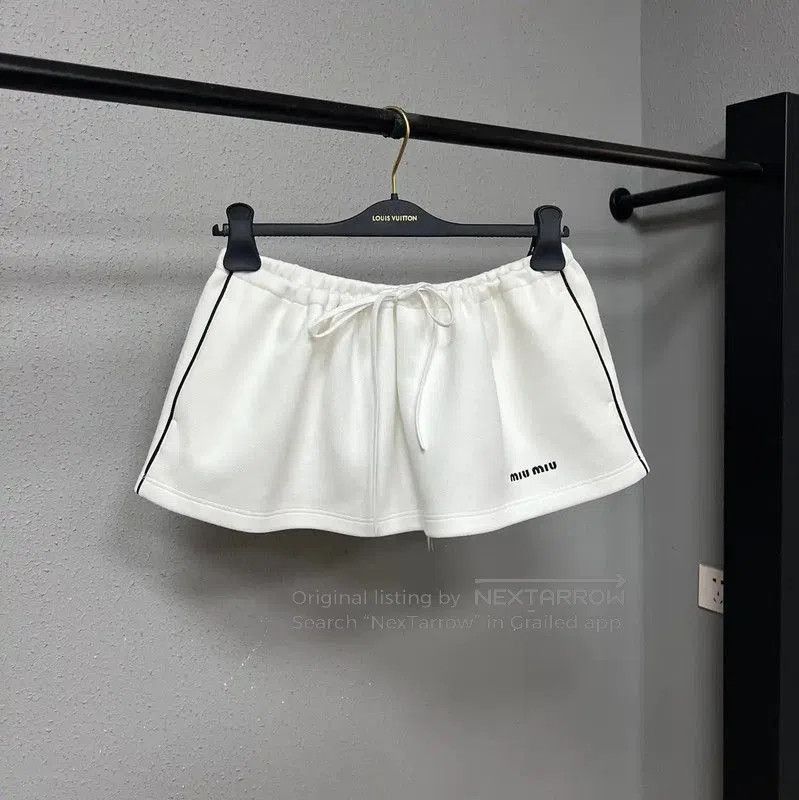 Miu Miu Miu Miu White Wool Women's Shorts . Size 29" - 1 Thumbnail