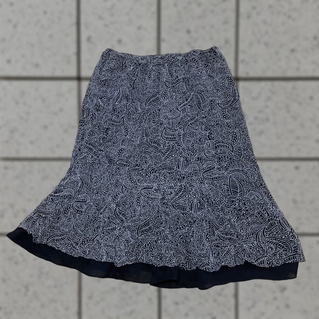 Vintage VINTAGE Allison Taylor Women’s Silk Skirt Pull On Black Light Gray Floral Long 90s Bohemian Silk Lined Asymmetric Casual Womens Size 36" / US 14 / IT 50 - 1 Thumbnail