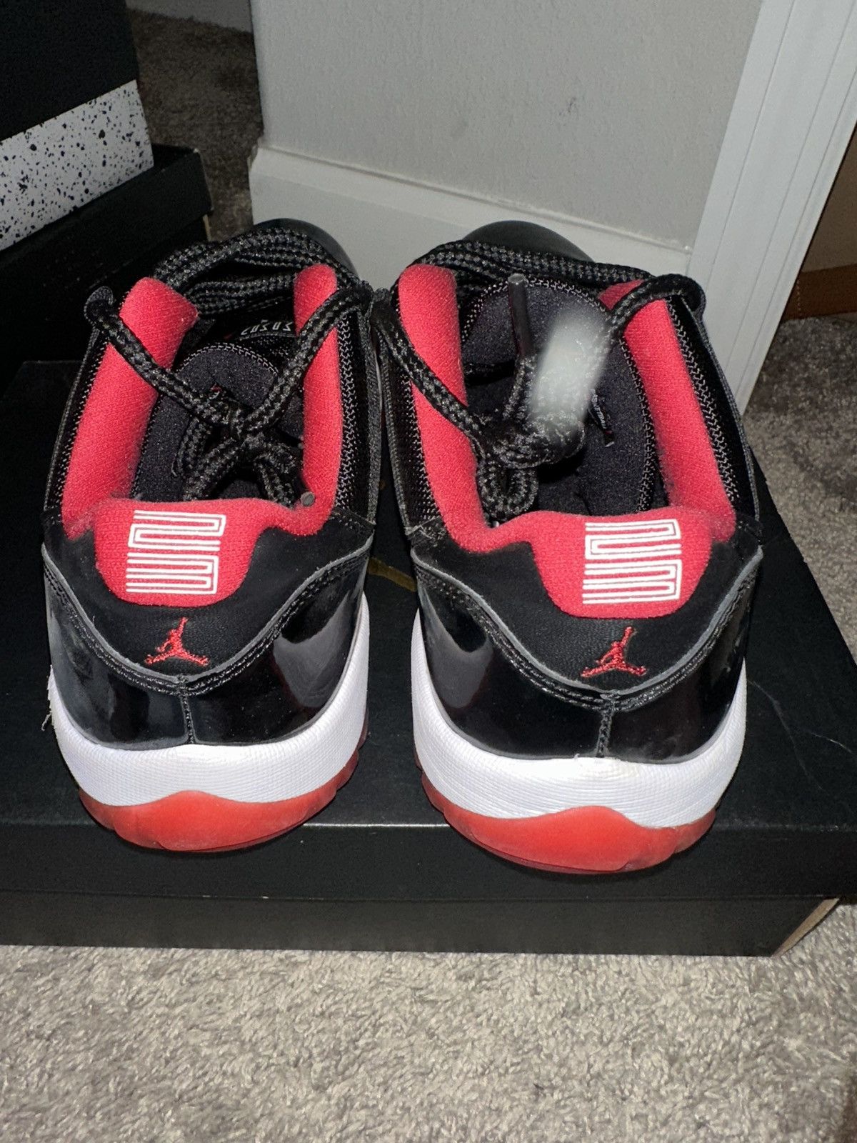 Jordan Brand Jordan 11 Low Bred Size US 8 / EU 41 - 2 Thumbnail