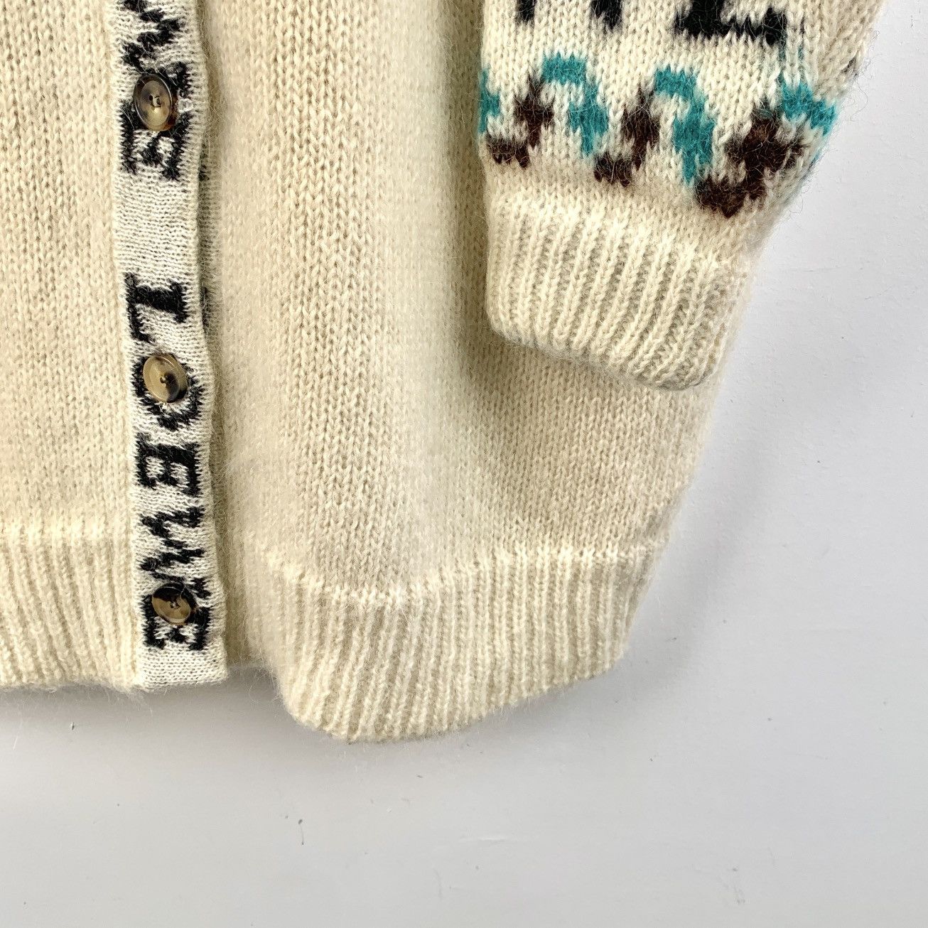 Loewe Loewe Beige Logo V-neck Mohair Knit Cardigan Coat K26WX Size XS / US 0-2 / IT 36-38 - 5 Thumbnail