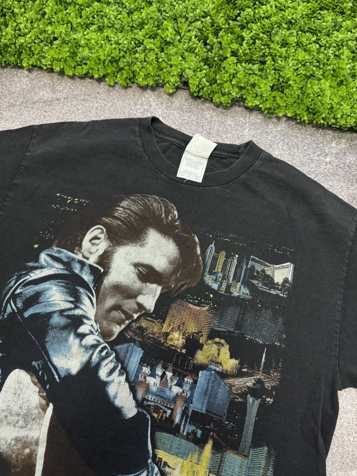 Vintage Vintage 1997 Elvis Presley Viva Las Vegas Tee Music USA Size US L / EU 52-54 / 3 - 9 Thumbnail