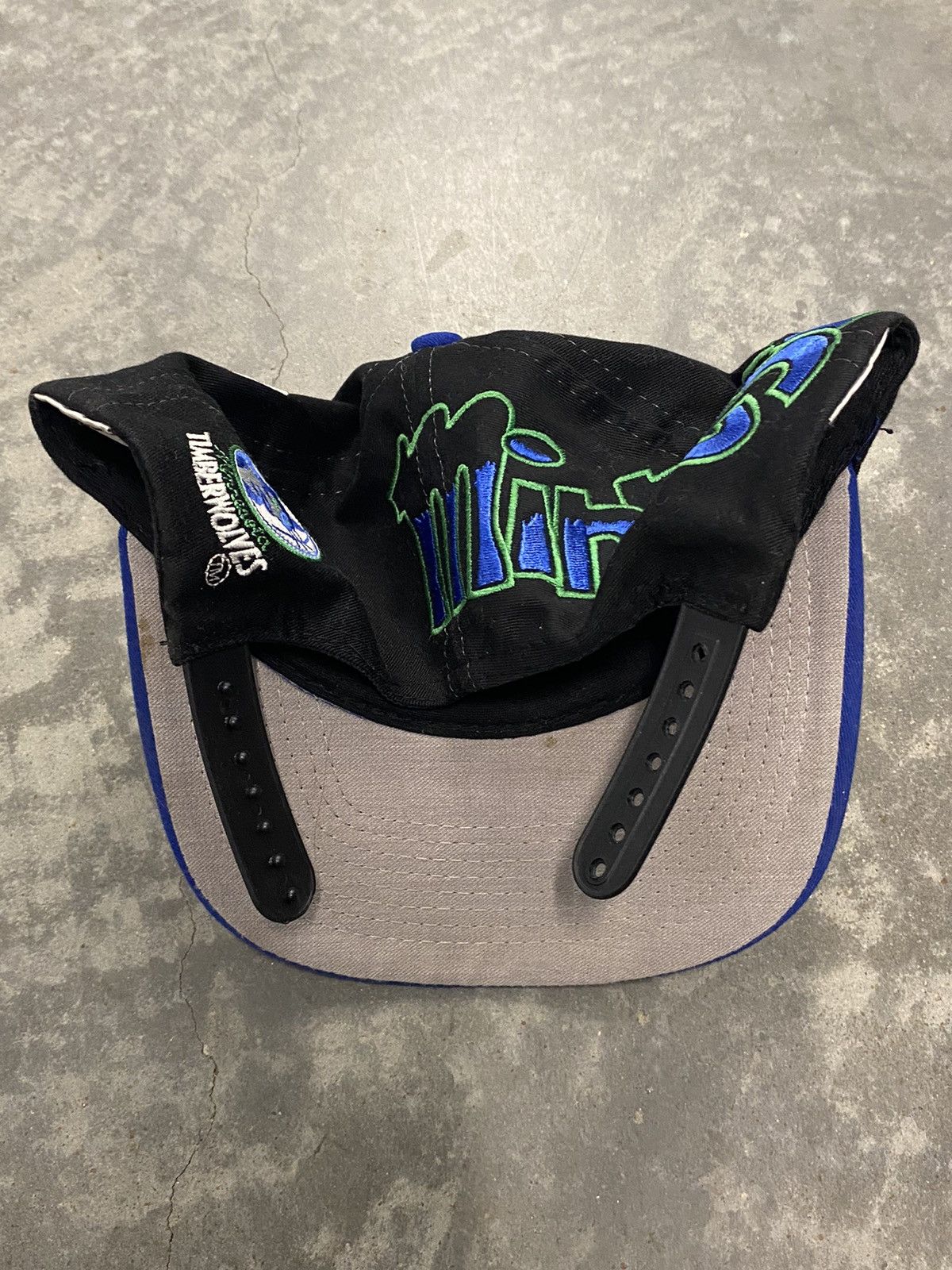 Other × Vintage Vtg Drew Pearson Minnesota Timberwolves Black Dome Graffiti Size ONE SIZE - 6 Thumbnail