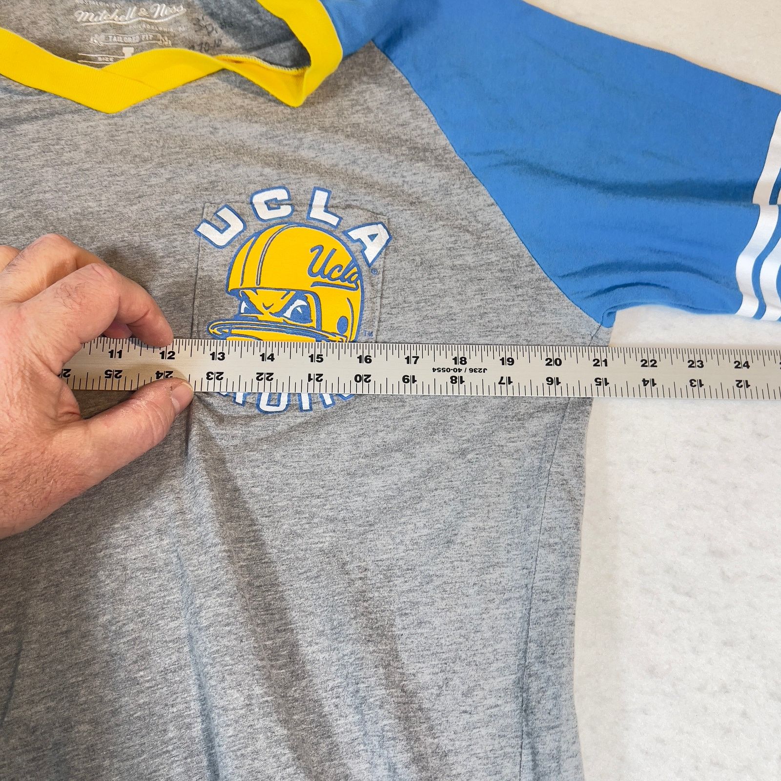 Mitchell & Ness Mitchell & Ness UCLA Bruins T-Shirt RARE "3rd Proto 9-10-10" Size L / US 10 / IT 46 - 11 Thumbnail