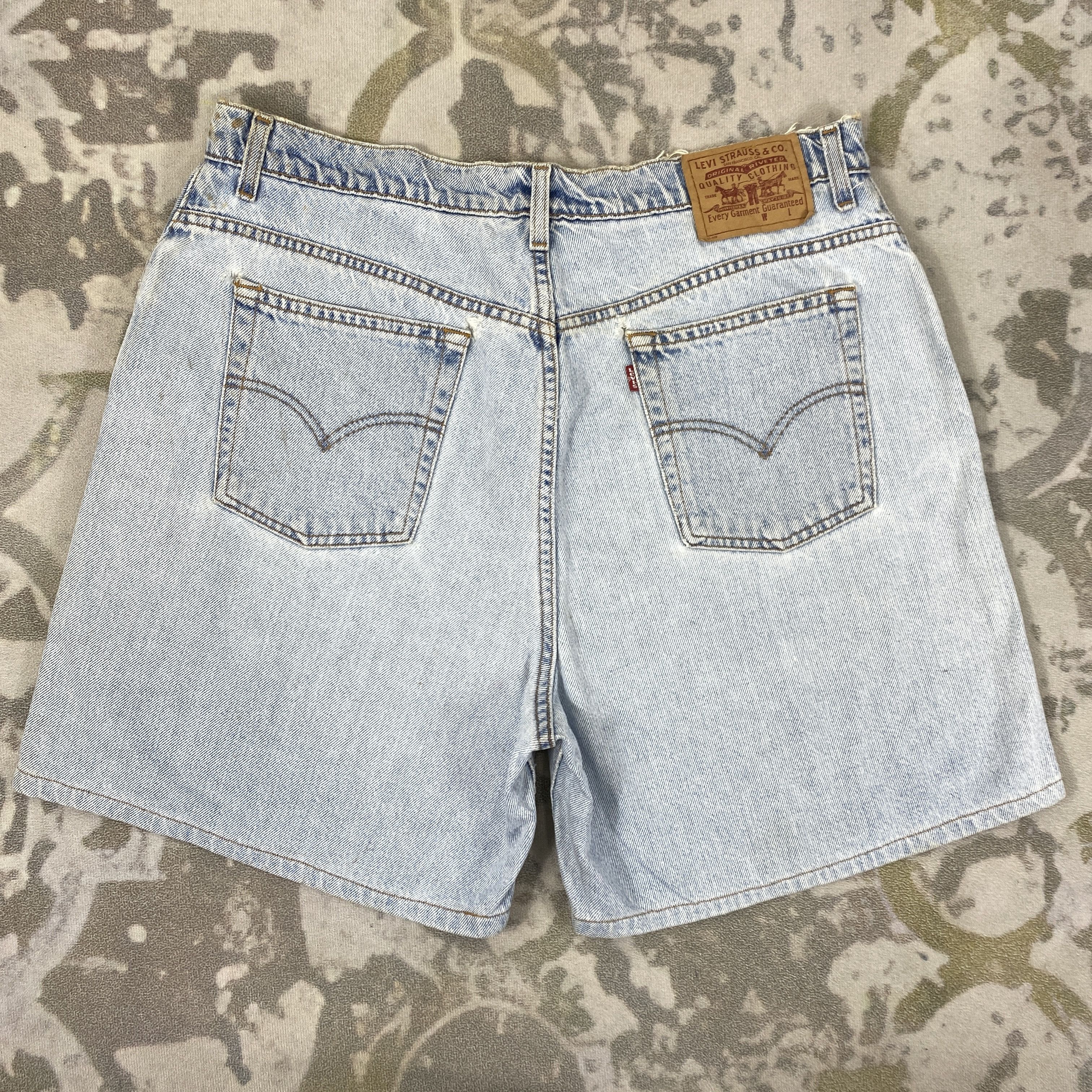 Levi's Vintage Levi's Light Wash Denim 36 x 5.5 -JN065 Size US 36 / EU 52 - 2 Thumbnail