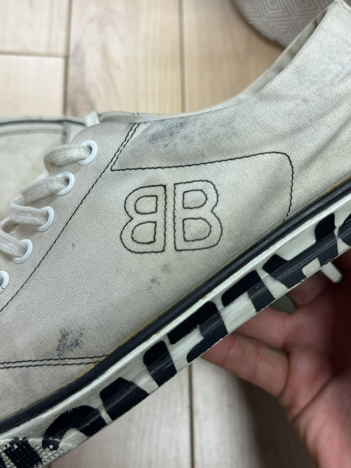 Balenciaga Balenciaga Pre-Distressed Tennis Shoes Size US 7 / EU 40 - 2 Thumbnail