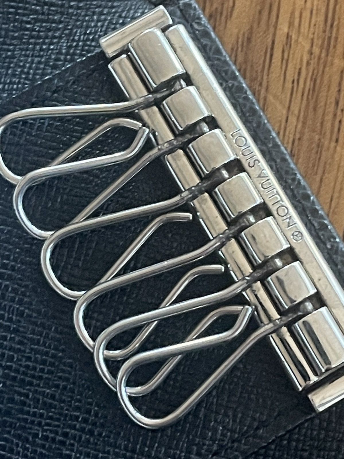 Louis Vuitton Louis Vuitton Key Holder Size ONE SIZE - 6 Thumbnail