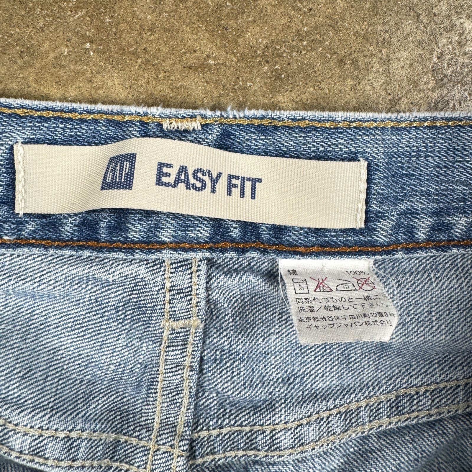Gap Gap Easy Fit Vtg Men’s Jeans 31 Light Wash Distressed Hem Size US 31 - 7 Thumbnail