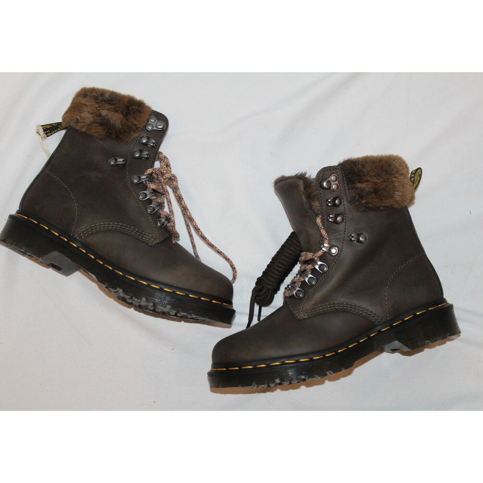 Dr. Martens NIB Dr. Martens Womens 1460 Serena Collar Leather Boots Sz 6 Size US 6 / IT 36 - 6 Thumbnail