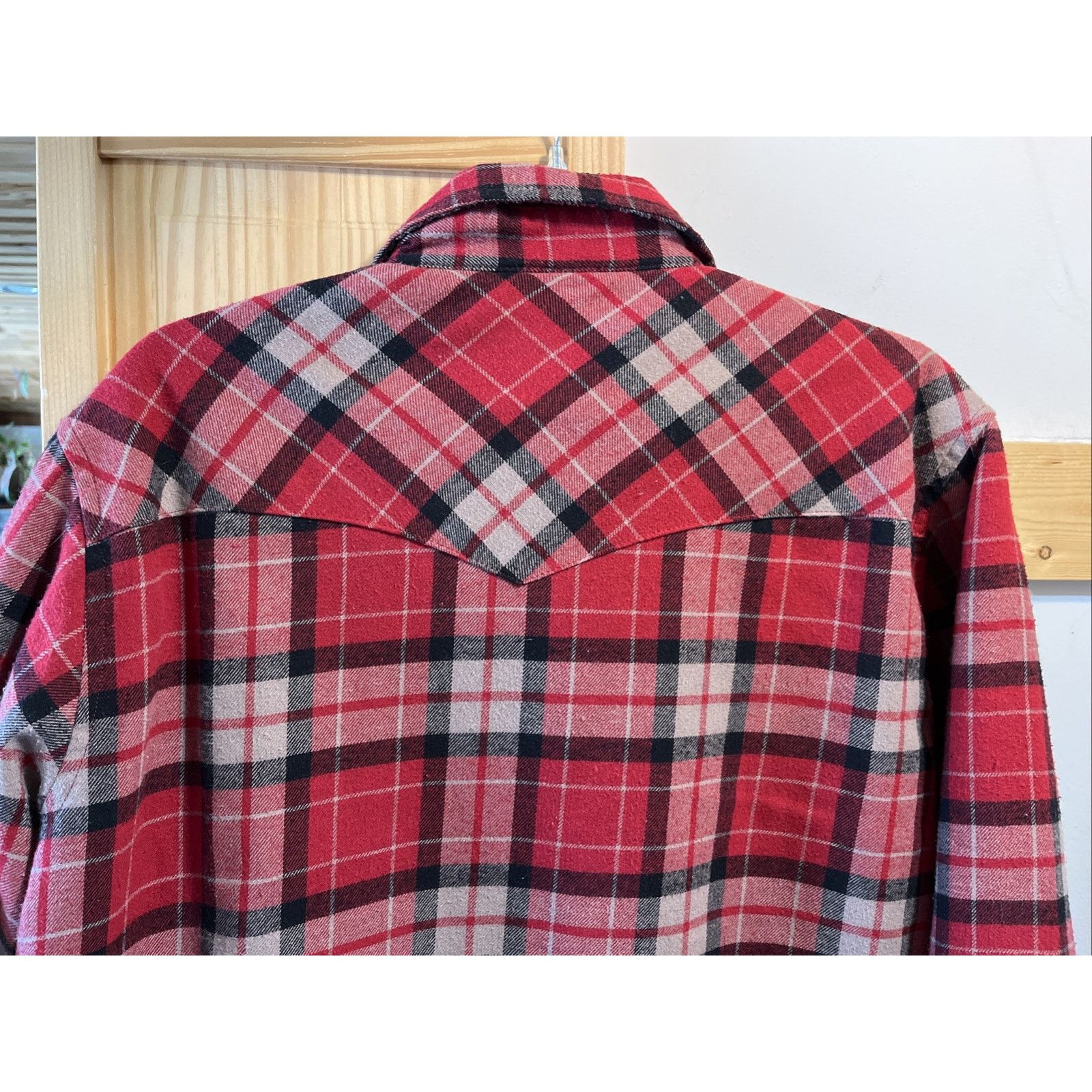 Wrangler Wrangler Men’s Large Red Pearl Snap Flannel Shirt Red Plaid Size US L / EU 52-54 / 3 - 10 Thumbnail