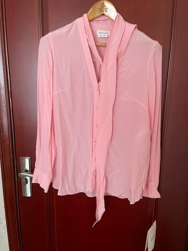 Alexander McQueen Alexander McQUEEN size 42 Pink silk ribbon shirt 2505-Next Size L / US 10 / IT 46 - 1 Thumbnail