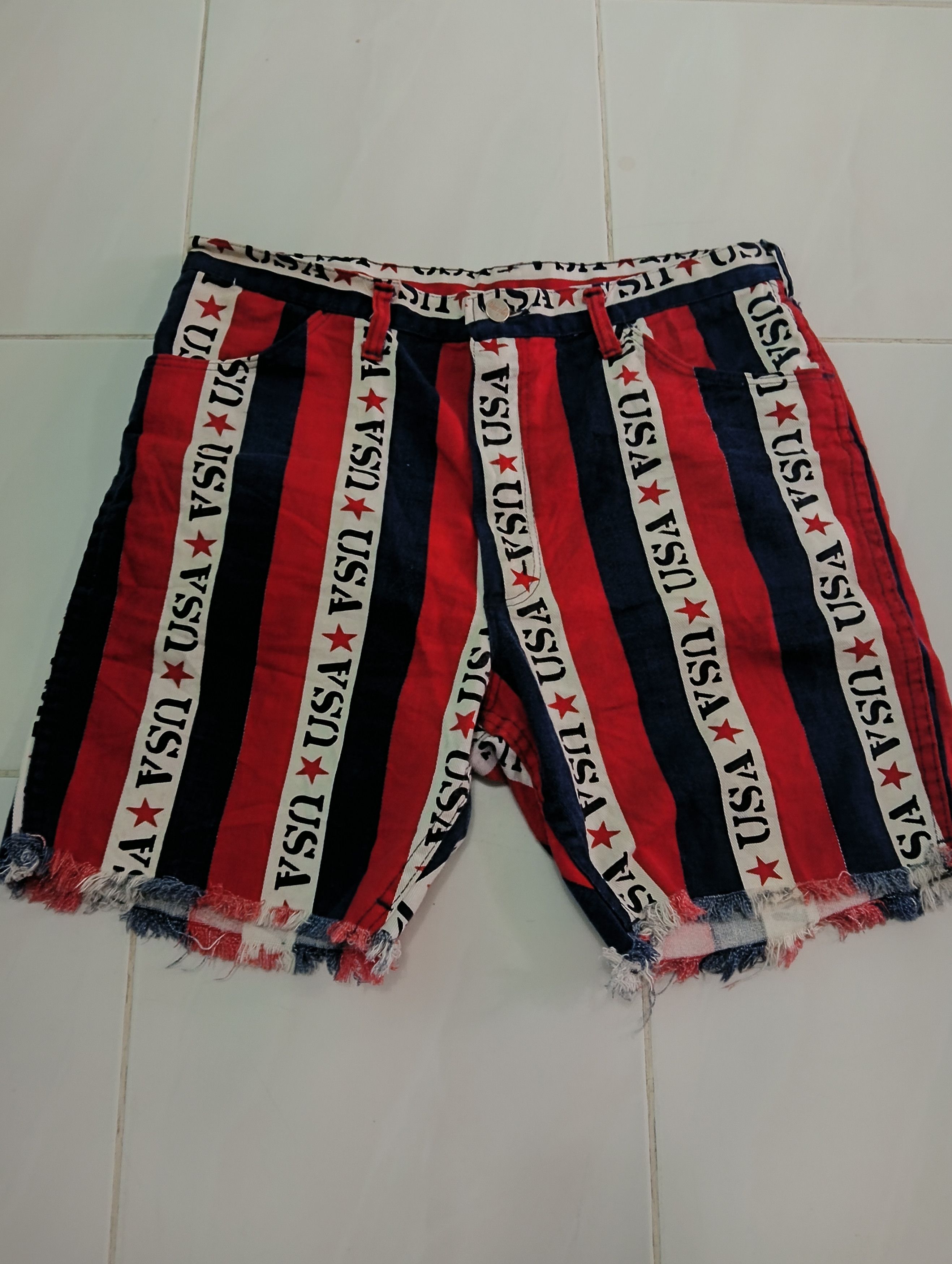 Wrangler vintage wrangler fullprint usa short pants Size US 33 - 1 Thumbnail