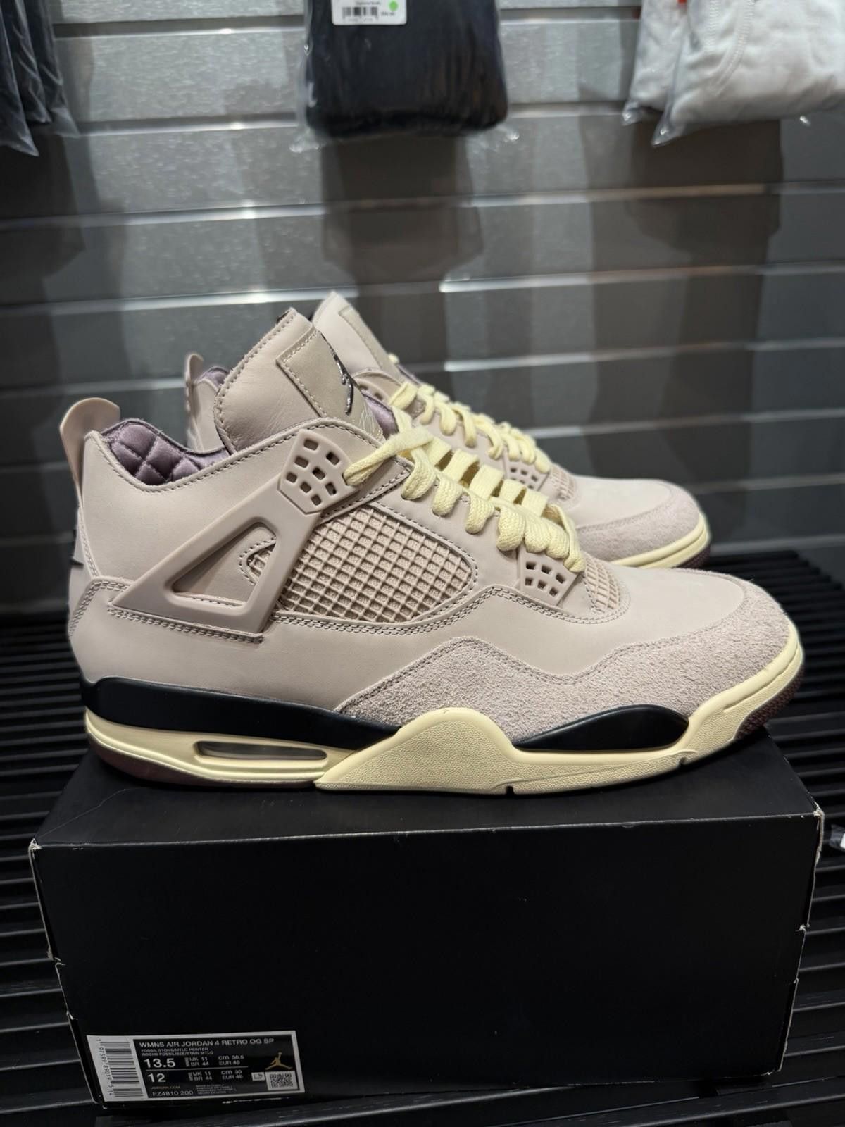 Nike Size 13.5W/12M - Jordan 4 Retro OG SP A Ma Maniére Size US 12 / IT 42 - 1 Thumbnail