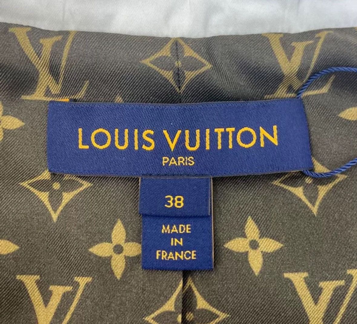Louis Vuitton Louis Vuitton White small fragrant woven cloth logo suit Size US S / EU 44-46 / 1 - 6 Thumbnail