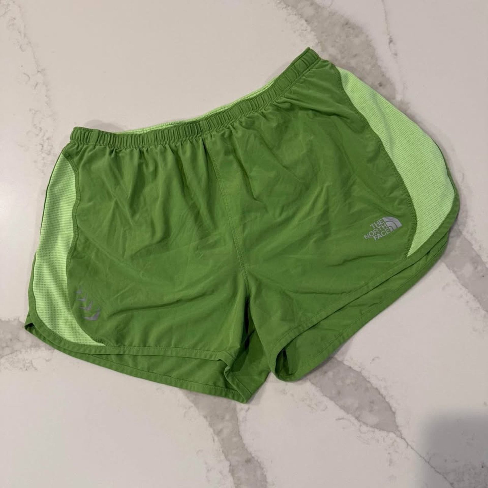 The North Face The North Face Athletic Running Shorts Women's Medium Green Size 30" / US 8 / IT 44 - 1 Thumbnail