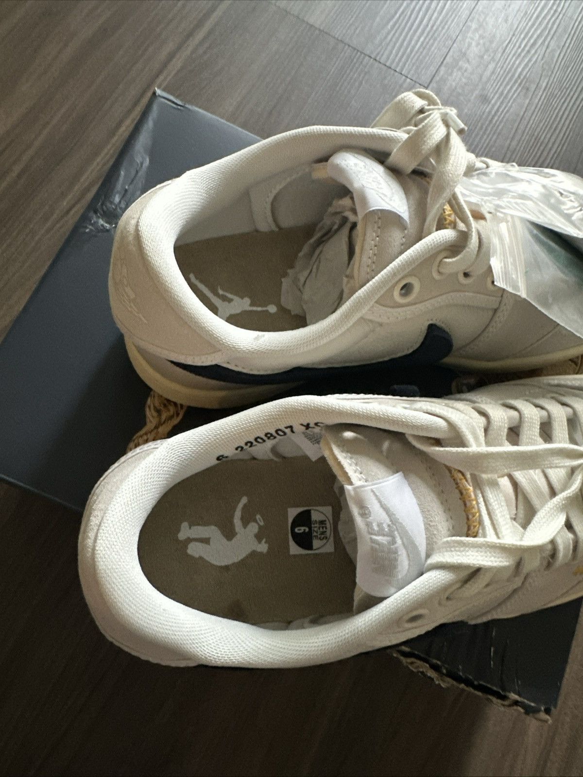 Nike × Union LA Nike x Union AJKO 1 Low SP White Navy Men’s Size 6 Size US 6 / EU 39 - 5 Thumbnail