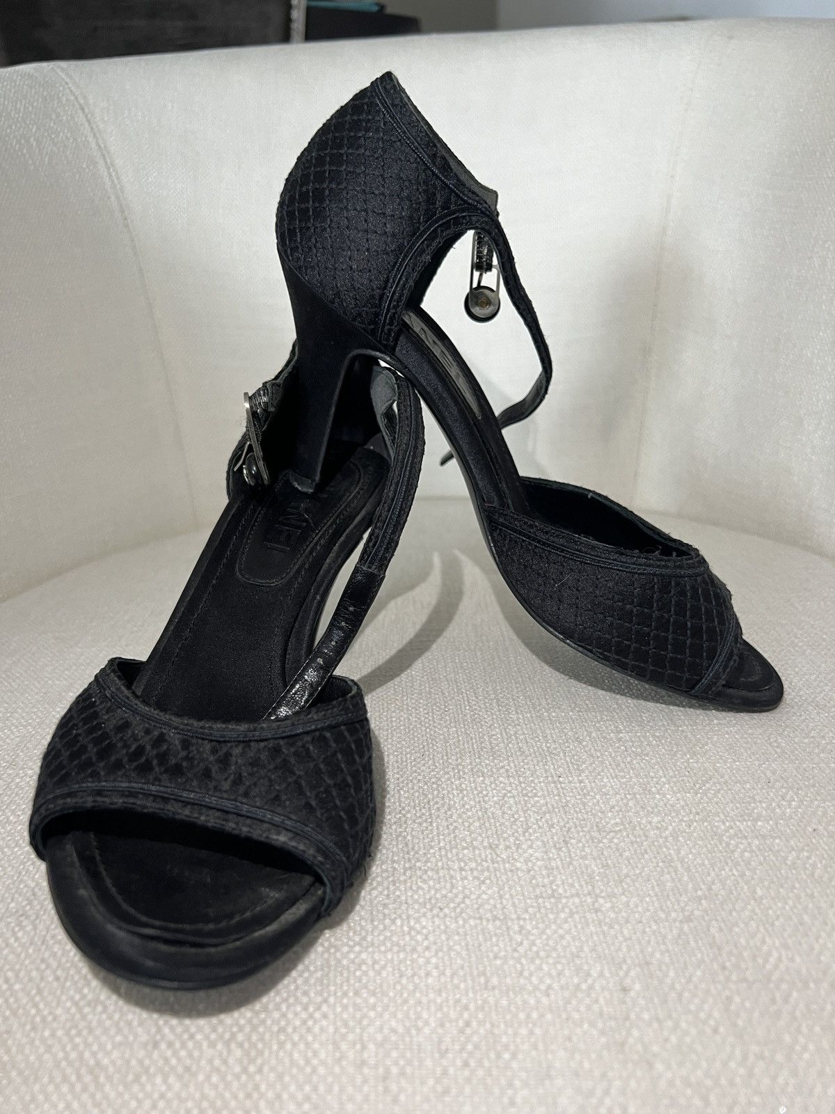 Chanel Chanel Vintage Black Satin Quilted CC Logo Heels Size US 4.5 / IT 34.5 - 2 Thumbnail