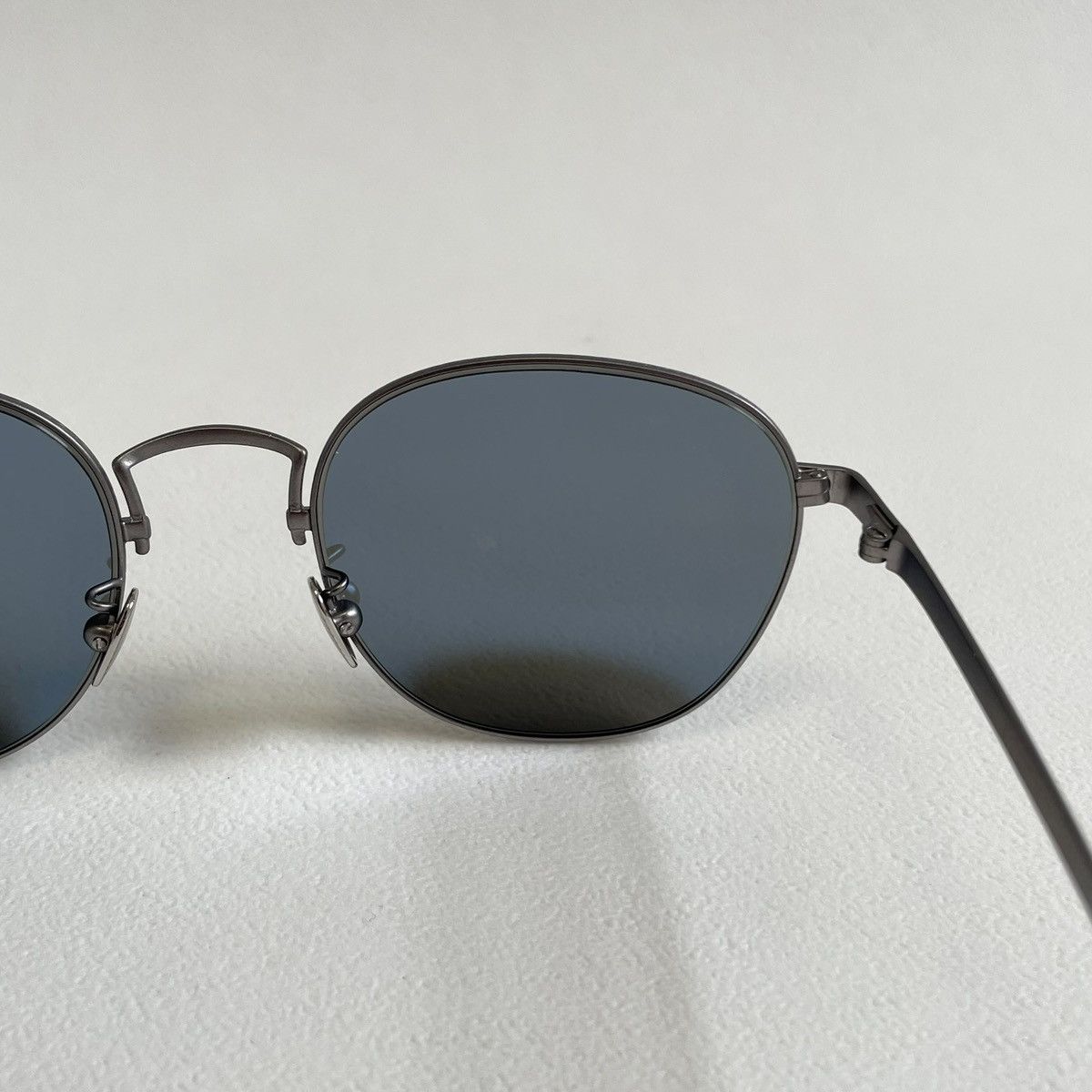 Cutler and Gross Gunmetal Silver Round Lens Sunglasses Size ONE SIZE - 12 Thumbnail