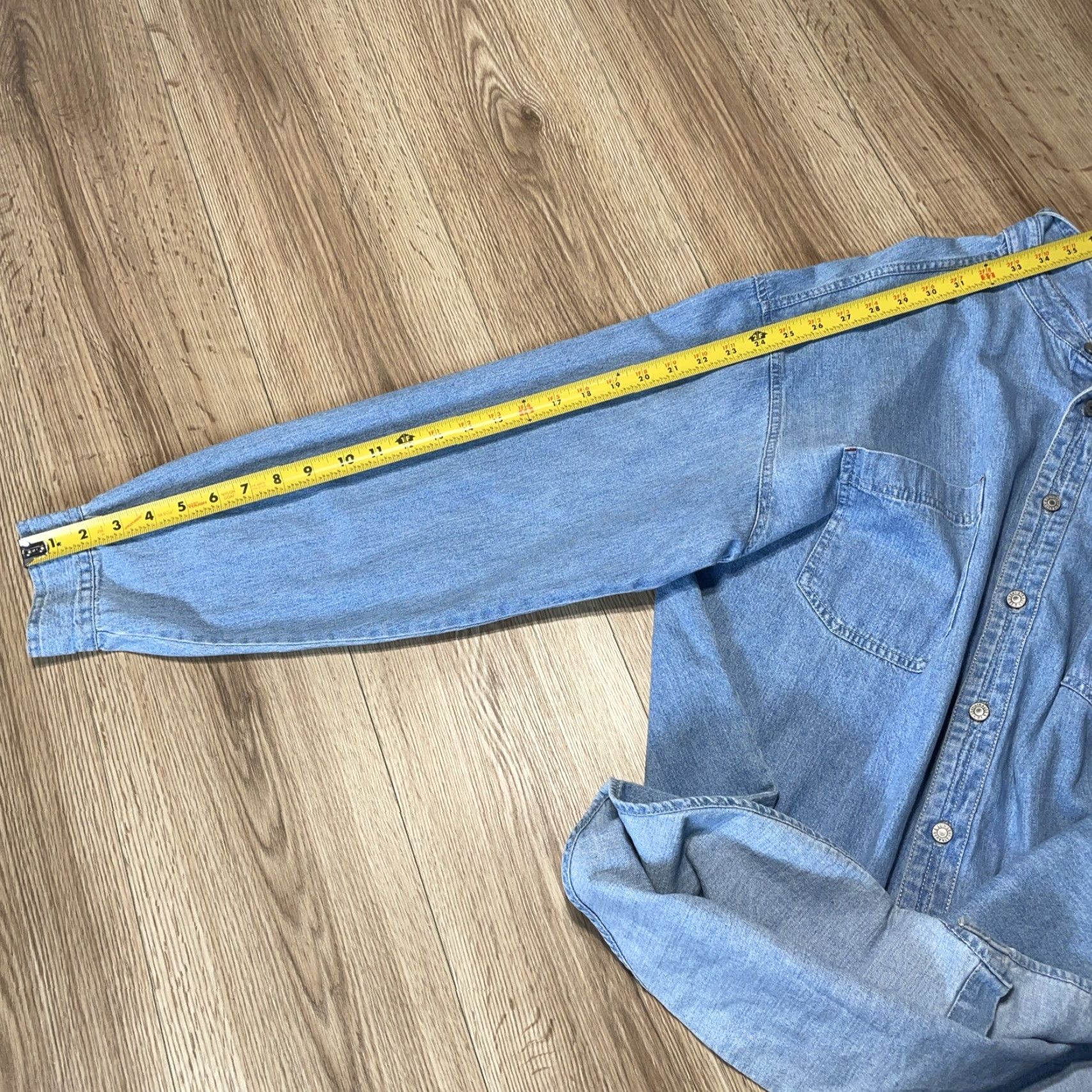 Levi's VINTAGE Levi's Denim Shirt Mens XL Long Sleeve Blue Relaxed Fit Metal Buttons Size US XL / EU 56 / 4 - 7 Thumbnail