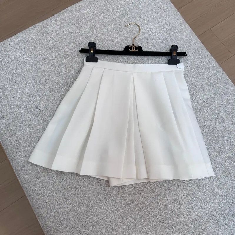 Louis Vuitton White Women's Shorts Size S 0089