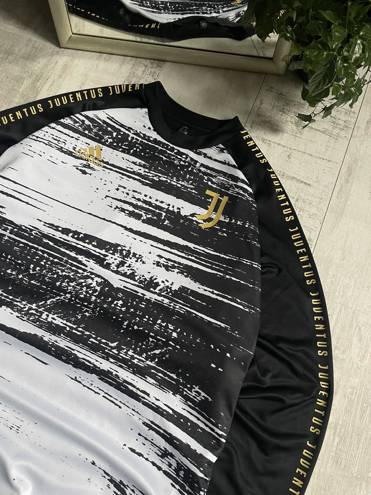 Adidas Adidas Juventus 2020/2021 Pre-Match Sweatshirt Jersey RARE Size US XXL / EU 58 / 5 - 3 Thumbnail