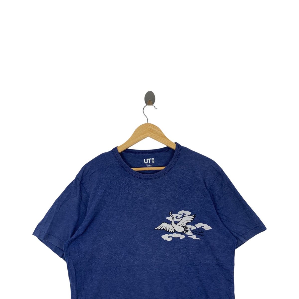 Uniqlo UNIQLO x HOKUSAI BLUE Japan Traditional Heron Bird Tee Shirt Size L / US 10 / IT 46 - 2 Thumbnail