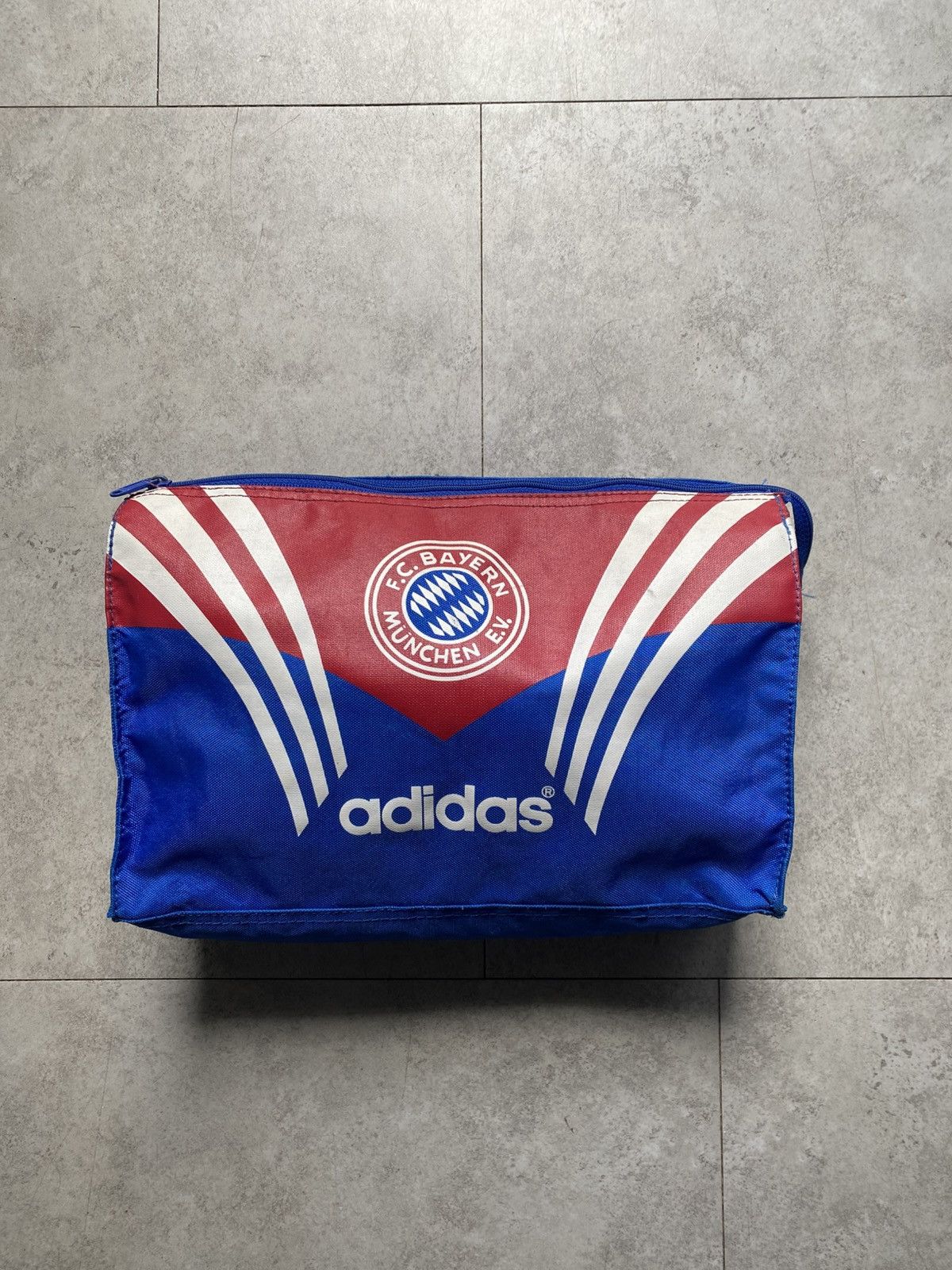 Adidas Vintage Bayern Munich Adidas Cosmetics Bag 90s Size ONE SIZE - 1 Thumbnail