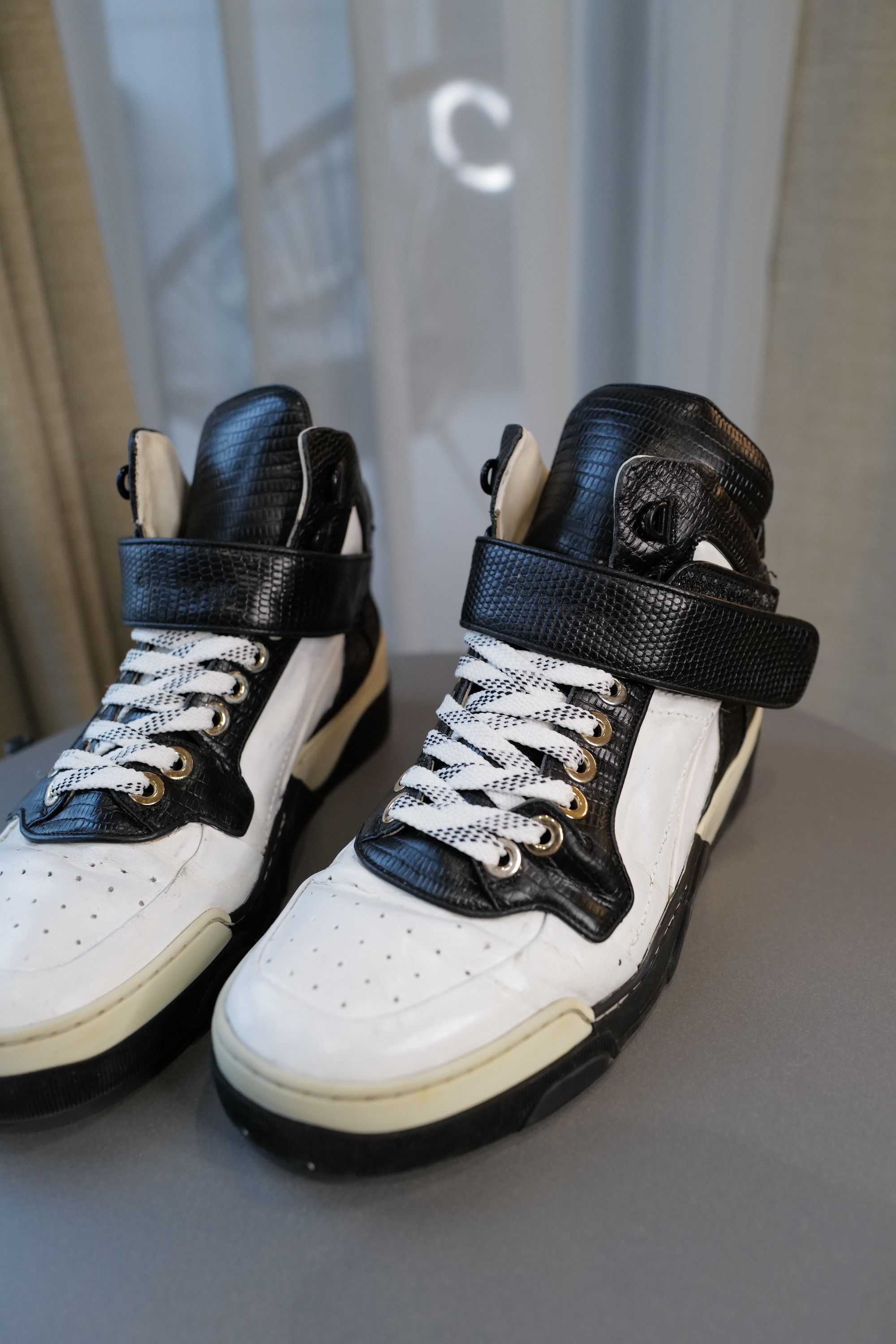 Givenchy Givenchy Hi Top Leather Sneakers Size US 8 / EU 41 - 5 Thumbnail