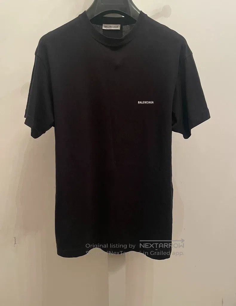 Balenciaga Short sleeve with small letter logo on chest