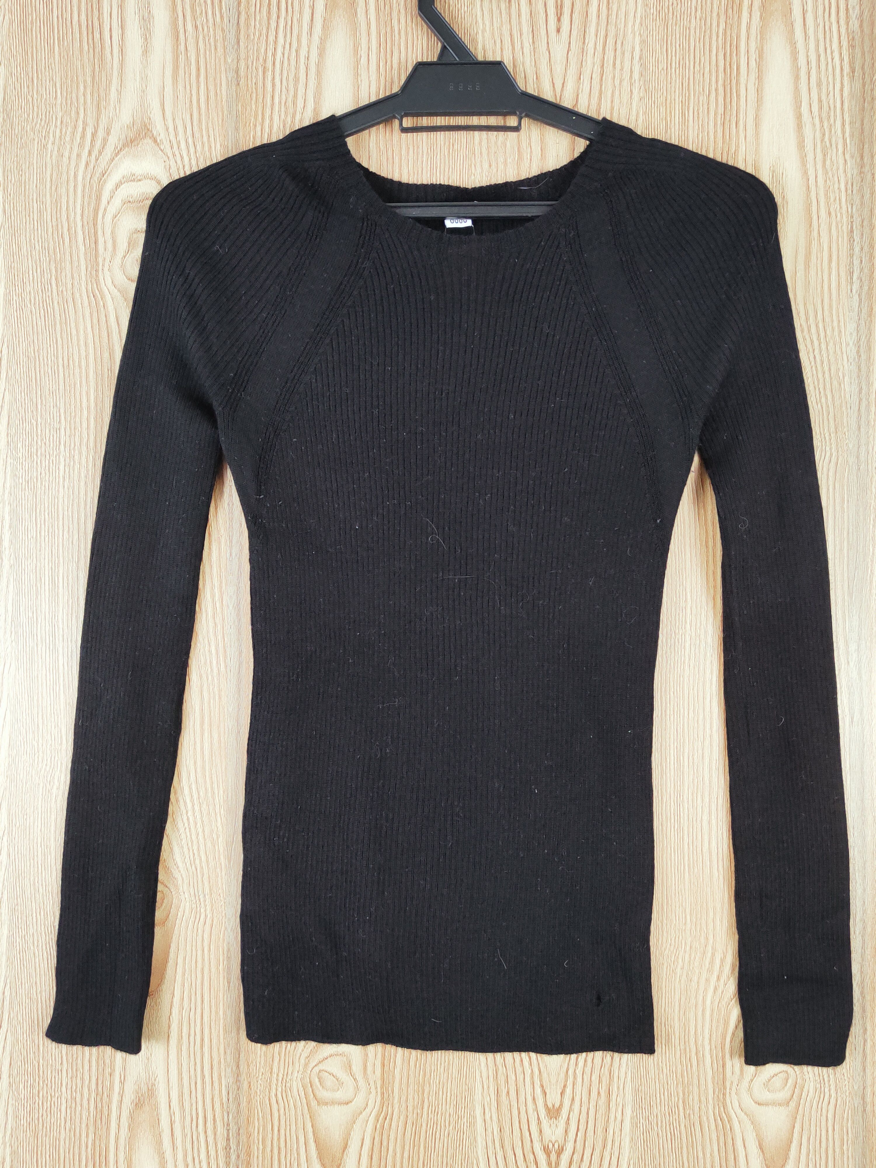 Homespun Knitwear × Japanese Brand × Undercover Uniqlo X Undercover Black Knitwear Sweatshirts #W305 Size M / US 6-8 / IT 42-44 - 1 Thumbnail