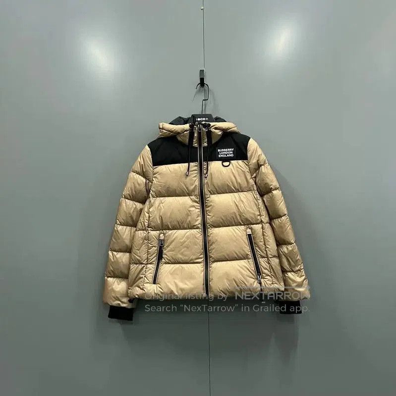 Burberry Burberry Khaki Short Down Jacket for Women. Size S / US 4 / IT 40 - 1 Thumbnail