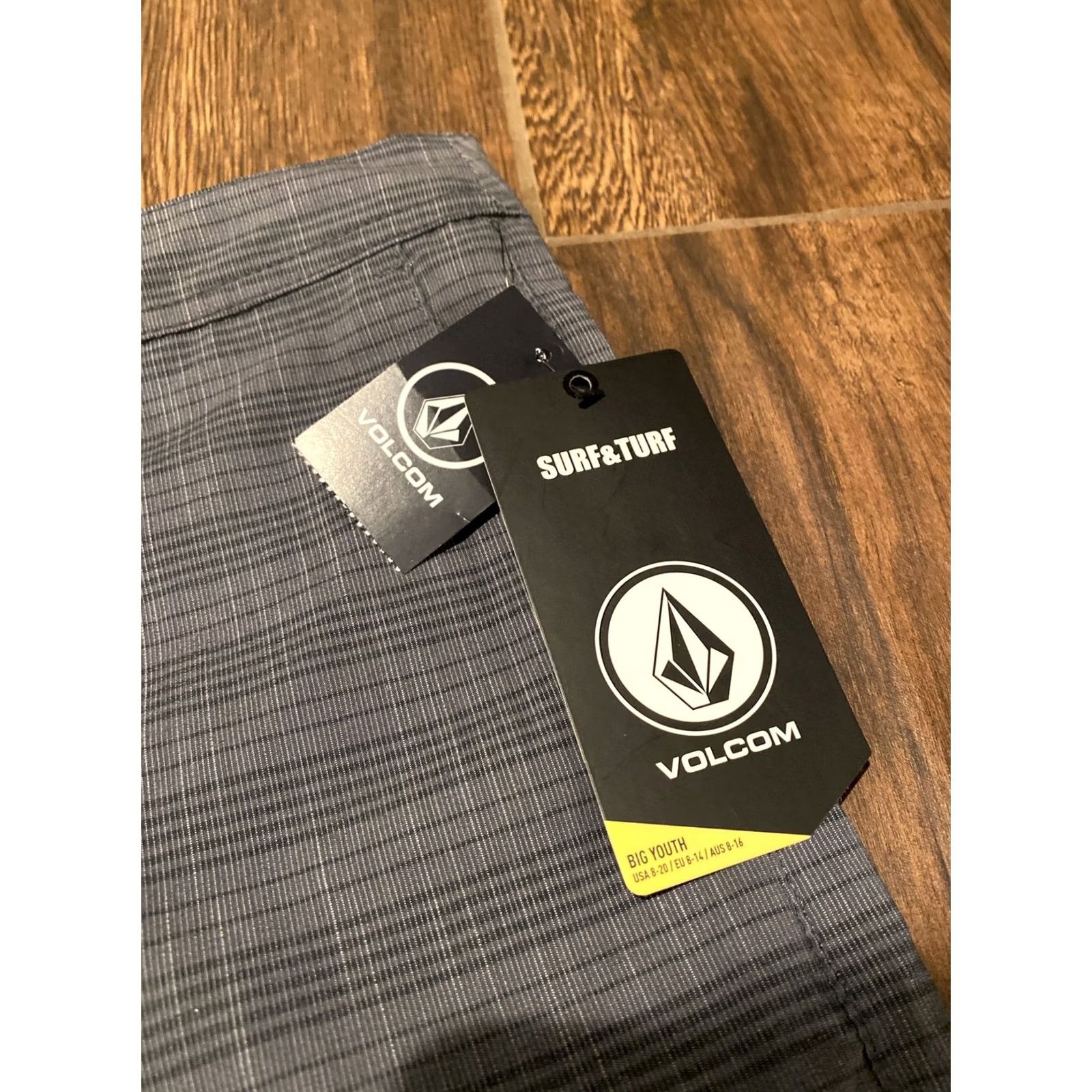 Volcom NWT Volcom Board Shorts Mens 30" Waist Surf & Turf 4-way Stretch Hybrid Swim/Surf Gray 95% Polyester/5% Spandex Regular Mens Bottoms Size US 30 / EU 46 - 7 Thumbnail