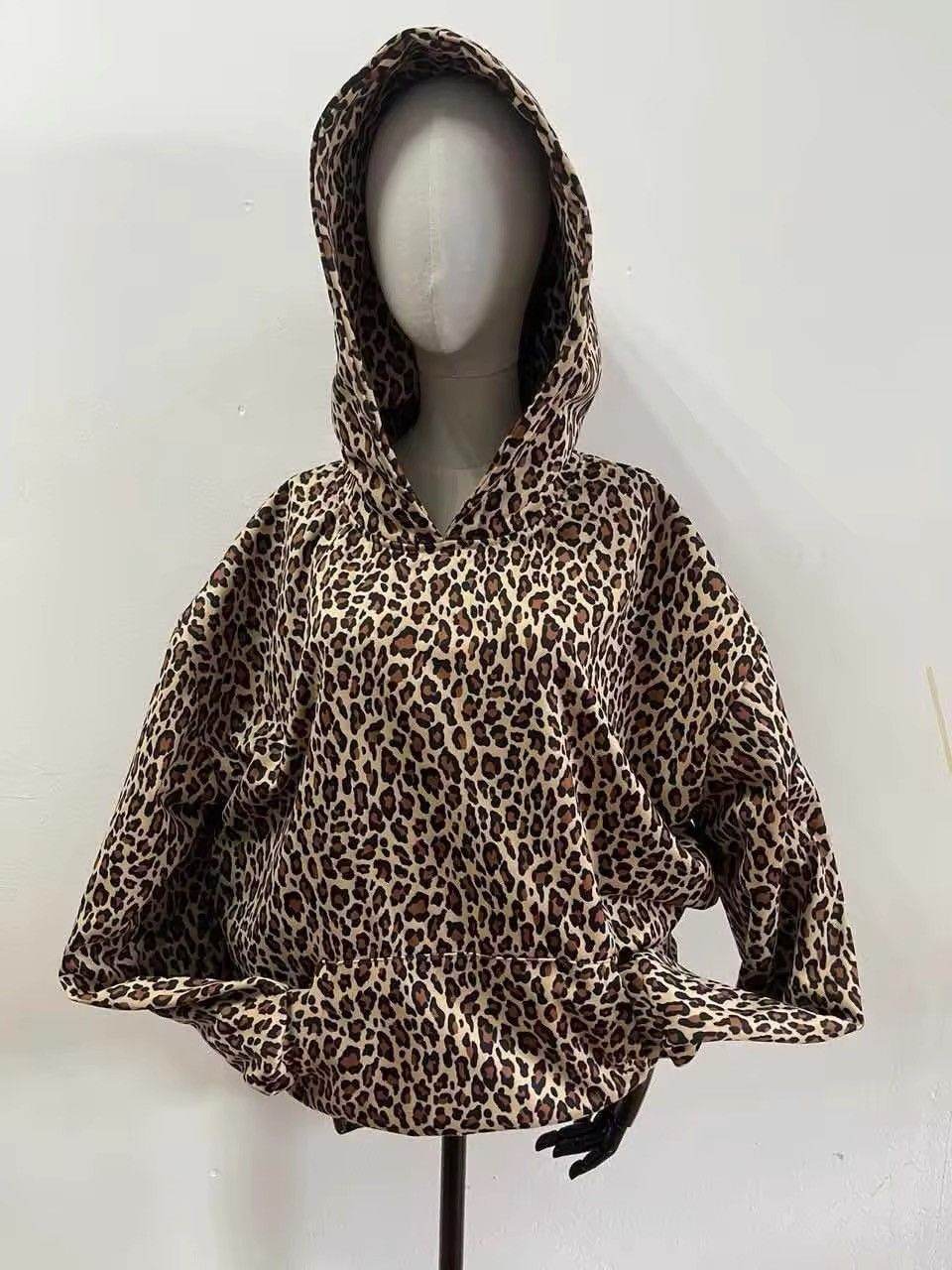 Other Vintage Leopard Print Hooded Sweater Size US L / EU 52-54 / 3 - 1 Thumbnail