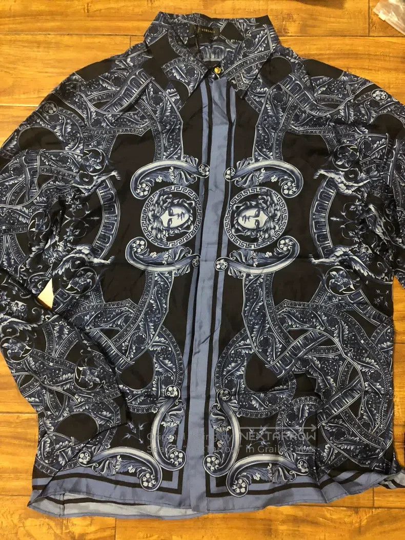 Versace Versace The shirt is full of logos Size US M / EU 48-50 / 2 - 1 Thumbnail