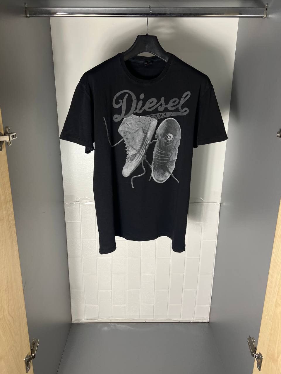 Diesel VINTAGE DIESEL INDUSTRY DENIM DIVISION T-SHIRT RETRO Y2K 90s Size US L / EU 52-54 / 3 - 2 Thumbnail