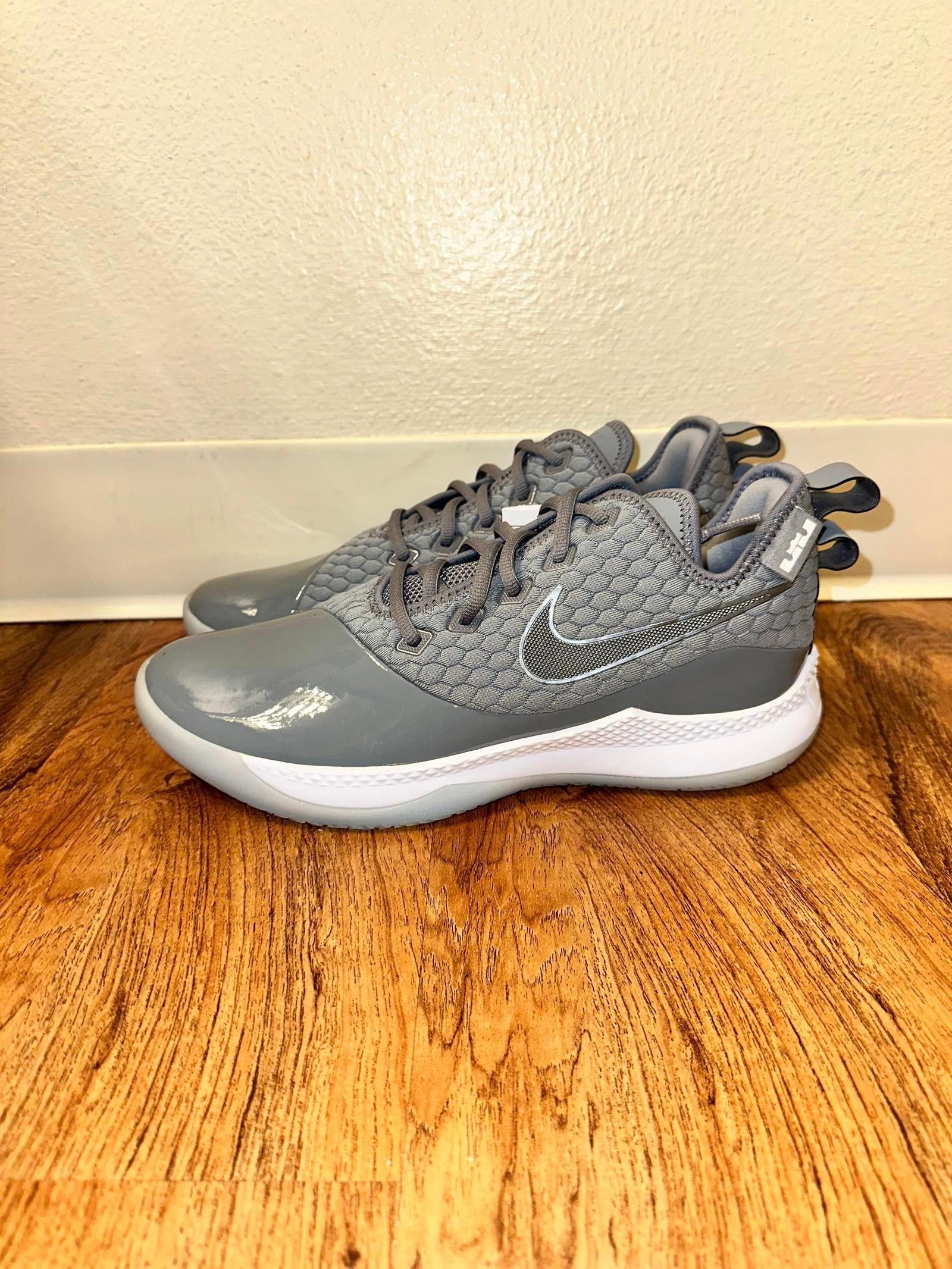 Nike Lebron Witness 3 Cool Grey Sample Size US 9 / EU 42 - 3 Thumbnail