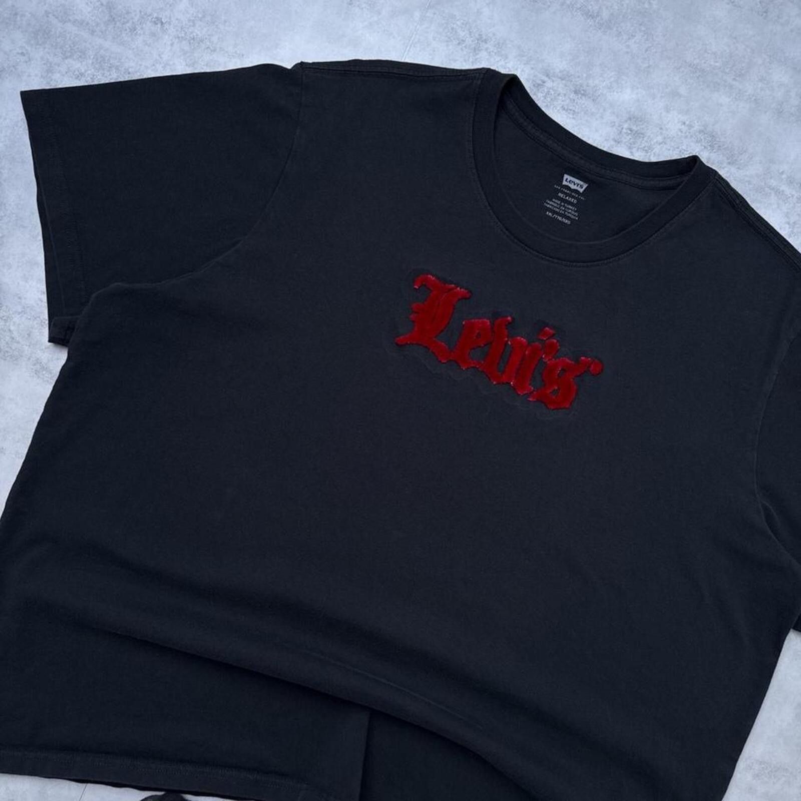 Levi's Y2K Levi’s Grunge 00s Black T shirt Size US XL / EU 56 / 4 - 8 Thumbnail