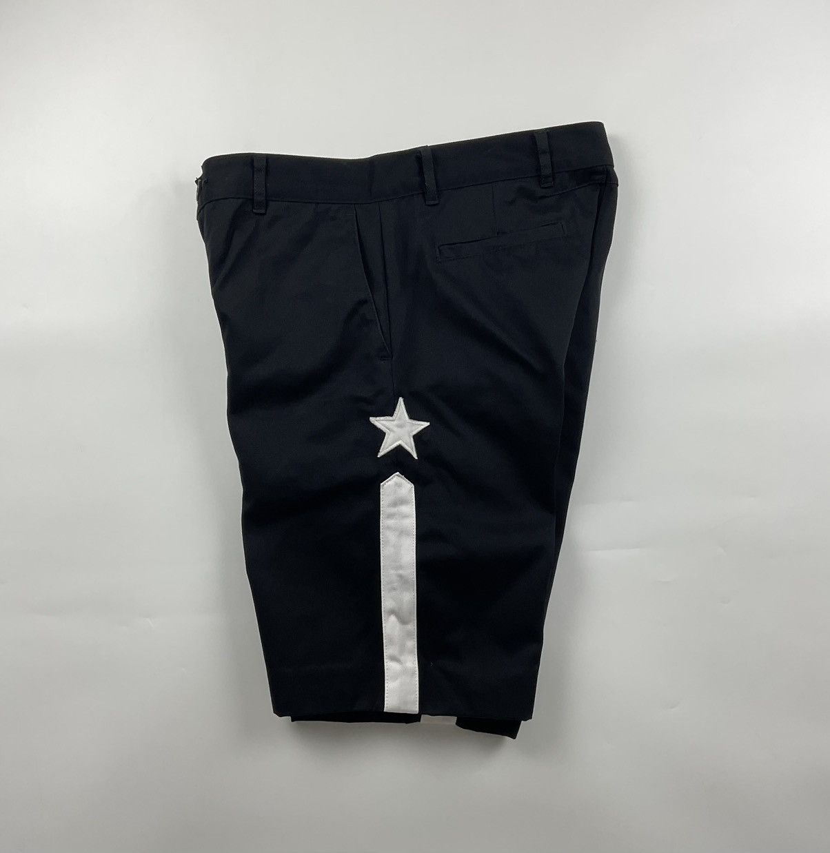 Givenchy Givenchy Cotton Short Size US 32 / EU 48 - 3 Thumbnail