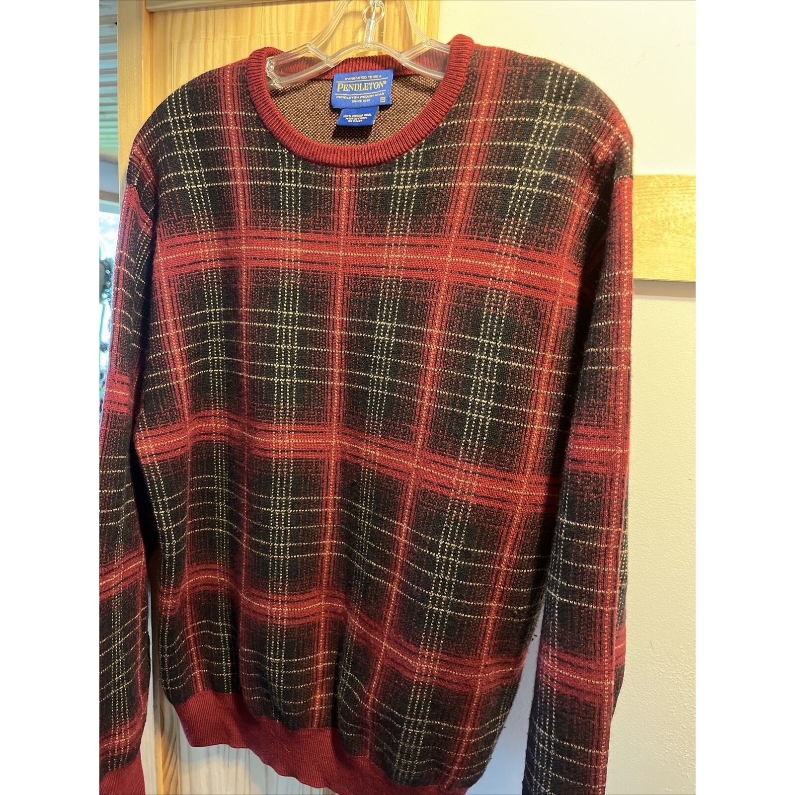 Pendleton Pendleton mens M red plaid long sleeve pullover wool sweater Size US M / EU 48-50 / 2 - 5 Thumbnail