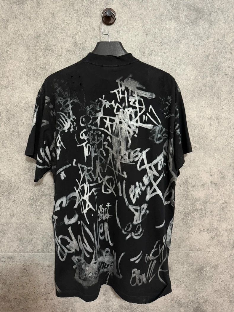 Balenciaga Balenciaga Black Manchester United Embroidered Graffiti Sh Size US S / EU 44-46 / 1 - 5 Thumbnail