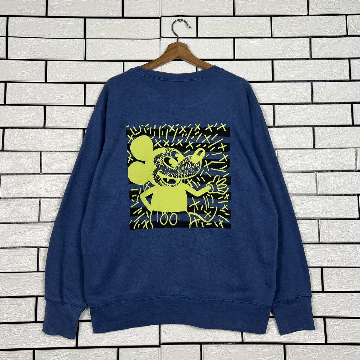 Keith Haring UNIQLO X MICKEY MOUSE X KEITH HARING Sweatshirt #4040-C184 Size US XL / EU 56 / 4 - 1 Thumbnail