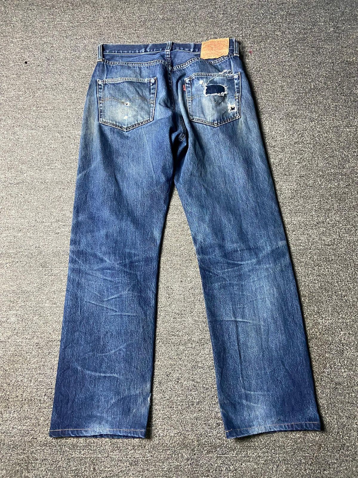 Levi's Levi’s Strauss Co. 501 Distressed Ripped Jeans (162) Size US 31 - 2 Thumbnail
