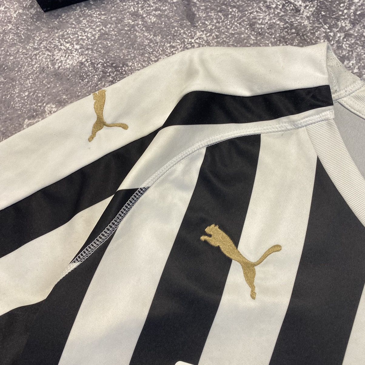 Puma Vintage Puma FC Newcastle Bowman Player football jersey Size US L / EU 52-54 / 3 - 6 Thumbnail