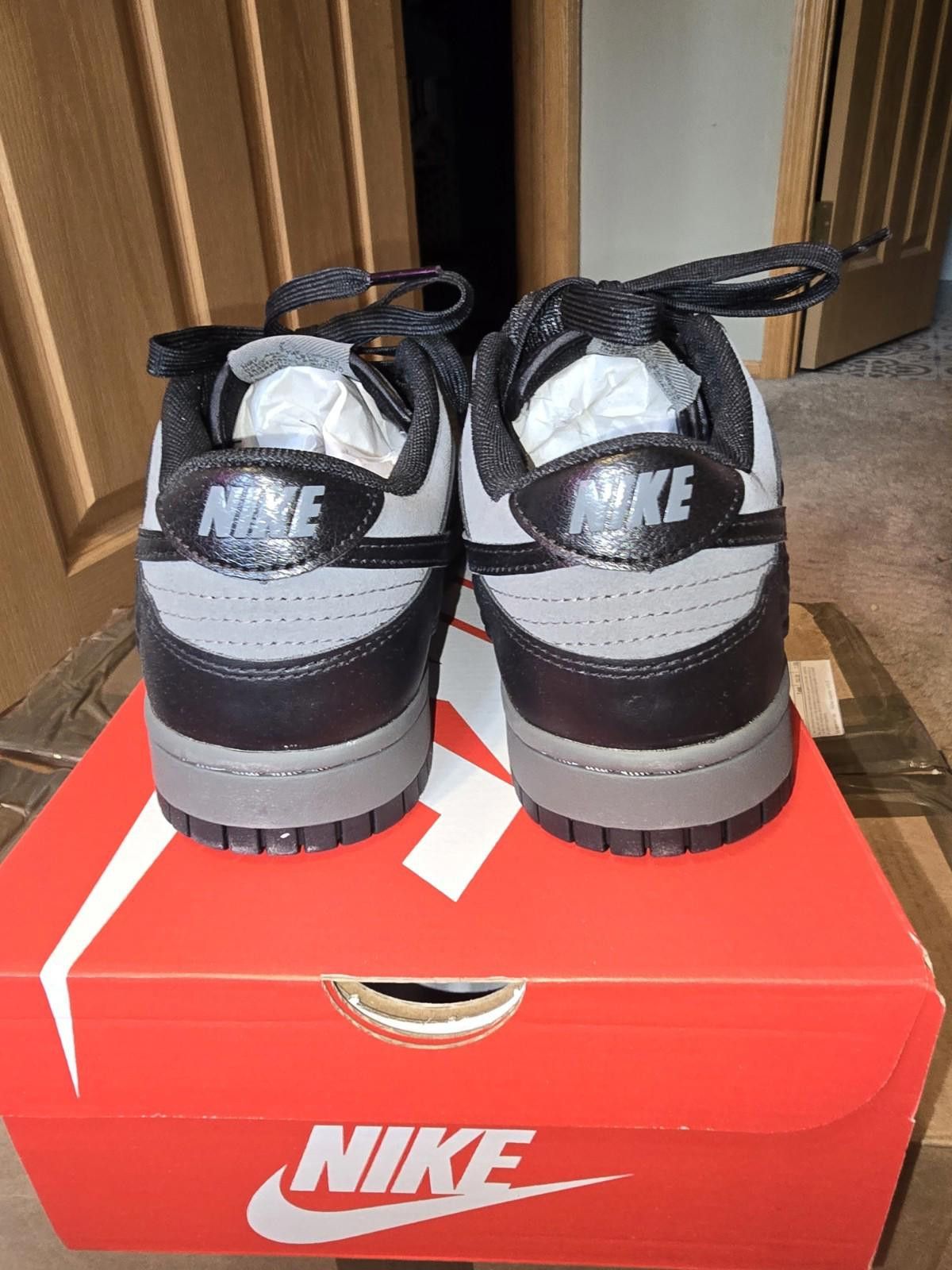 Nike Nike Dunk Low Black Roses HF1986-001 Women's NEW SIZE 8 Size US 8 / IT 38 - 5 Thumbnail
